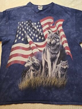 Navy Blue Wolf & American Flag Graphic Tee